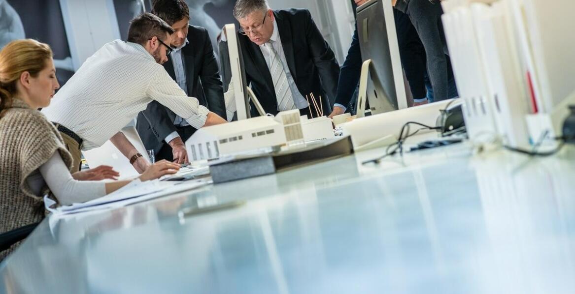 Jakie są zalety korzystania z usług architektów w Chorzowie przy projektach komercyjnych?