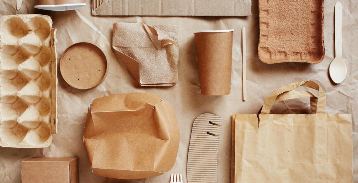 Dlaczego warto wybierać opakowania papierowe w codziennej działalności biznesowej?