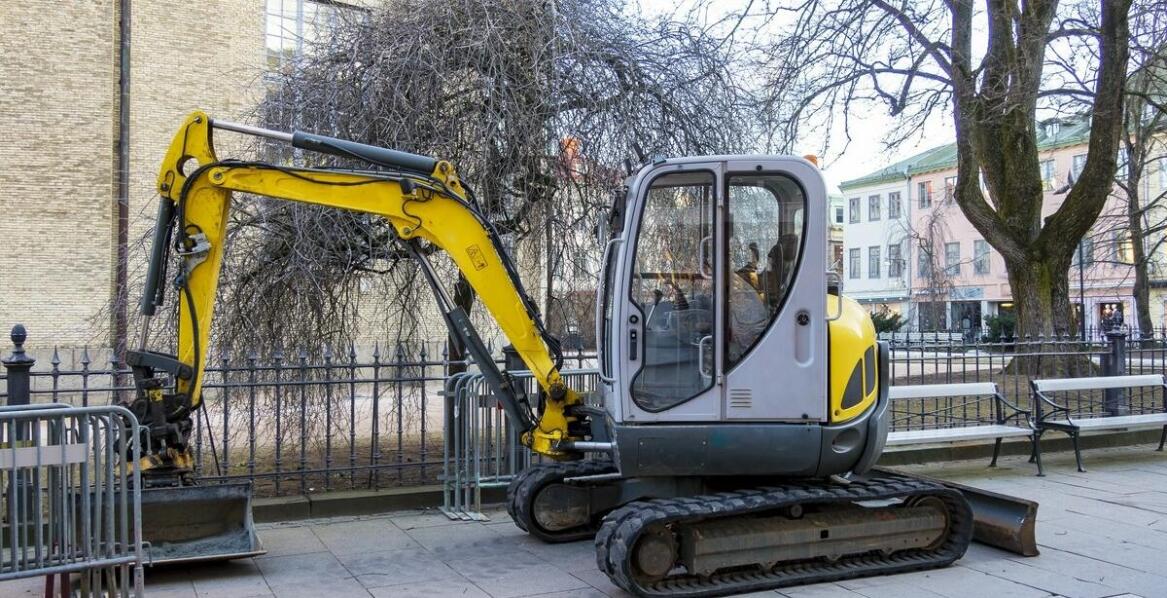 Dlaczego minikoparka to najlepszy wybór do prac w wąskich przestrzeniach?