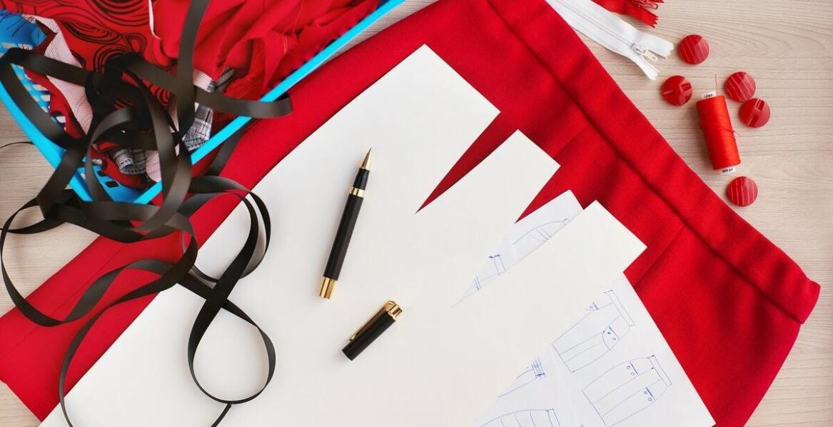 Papier krawiecki a różnorodność tkanin: jak dobrać odpowiedni typ?