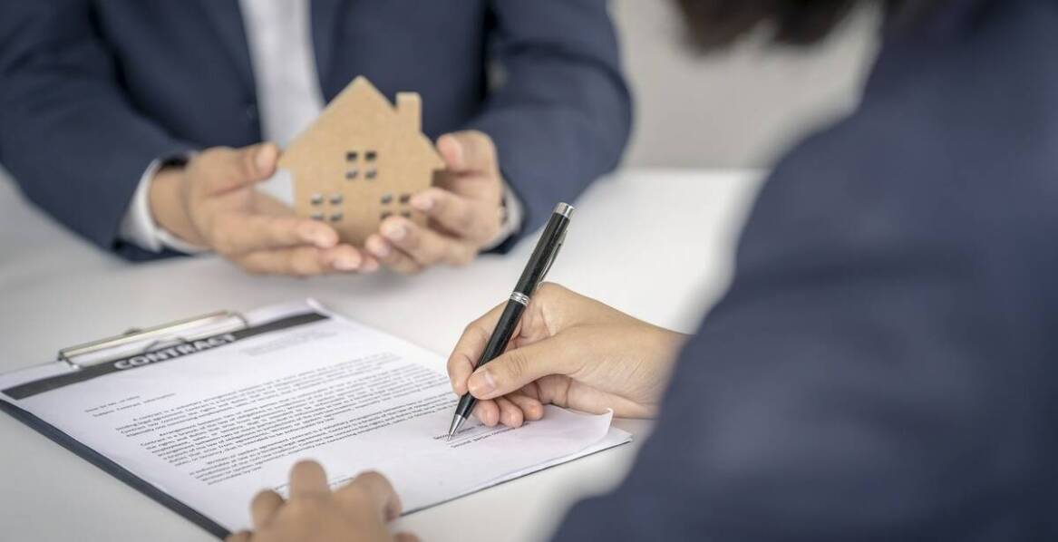 Jakie dokumenty są potrzebne do zawarcia umowy notarialnej na Woli?