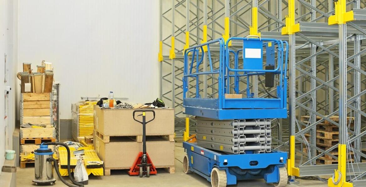 Dlaczego ciche działanie podnośników nożycowych elektrycznych jest kluczowe w pracy wewnętrznej?