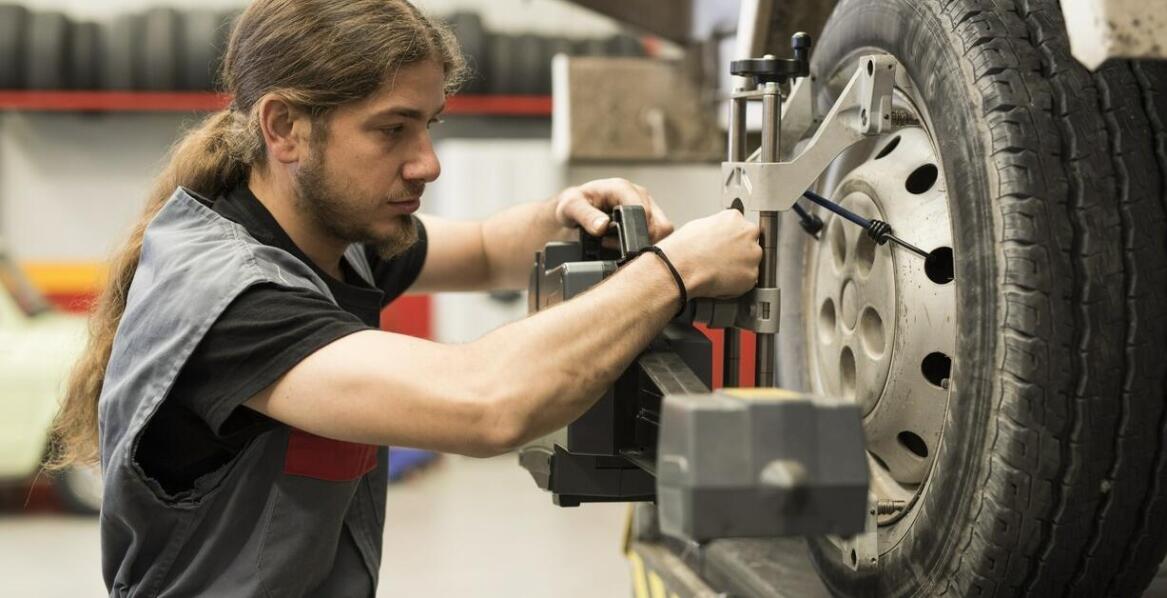 Mobilny serwis opon TIR - jak zapewnić ciągłość pracy w trudnych warunkach?