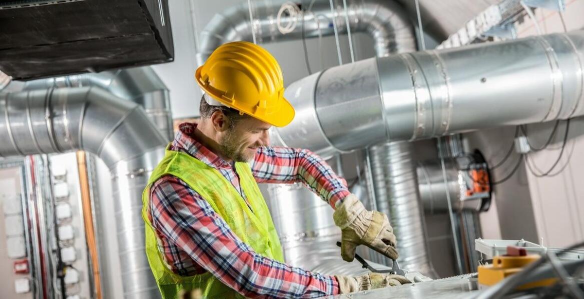 Rola instalacji sanitarnych w kontekście systemów klimatyzacyjnych