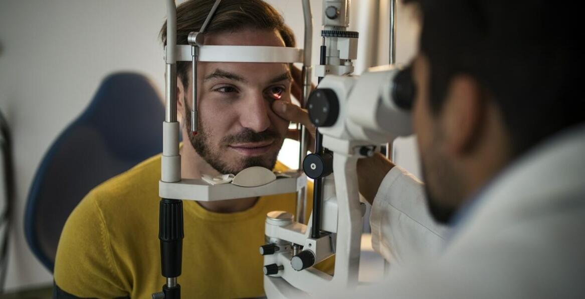 Czym jest badanie wzroku dla sportowców i jak może poprawić ich wyniki?