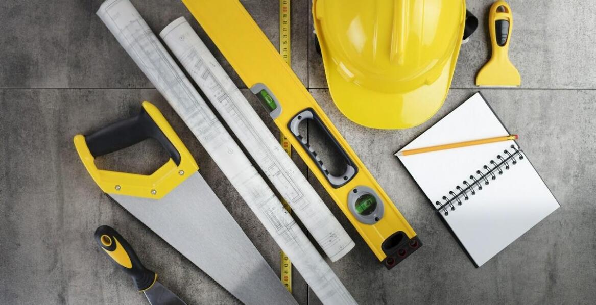 Kluczowe akcesoria brukarskie, które zwiększą efektywność pracy