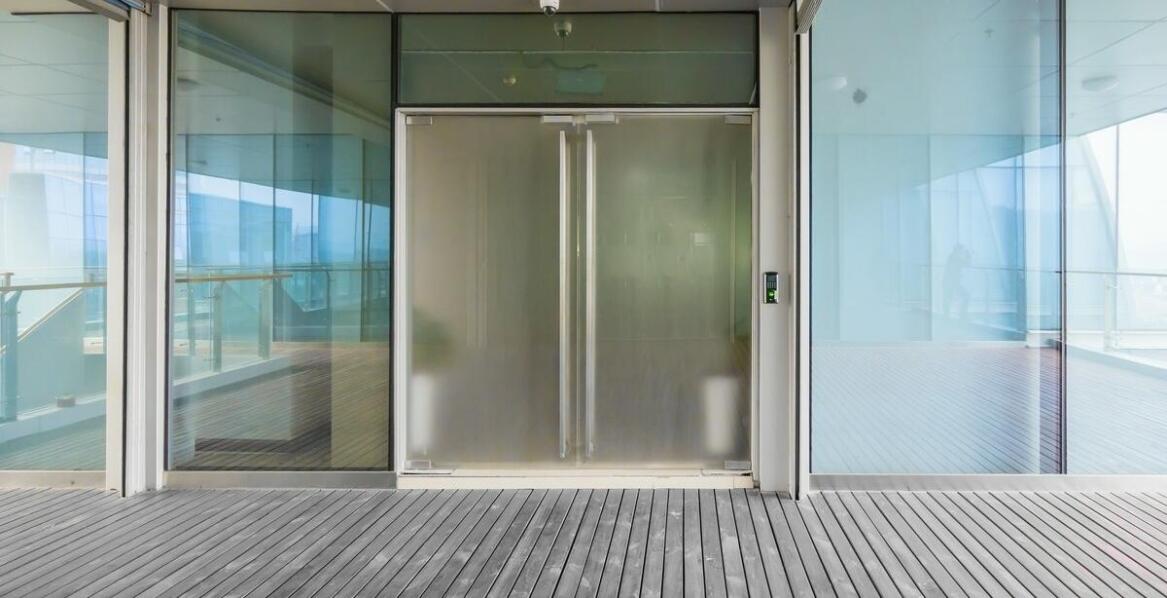 Do jakich wnętrz najlepiej pasują modne drzwi loftowe?