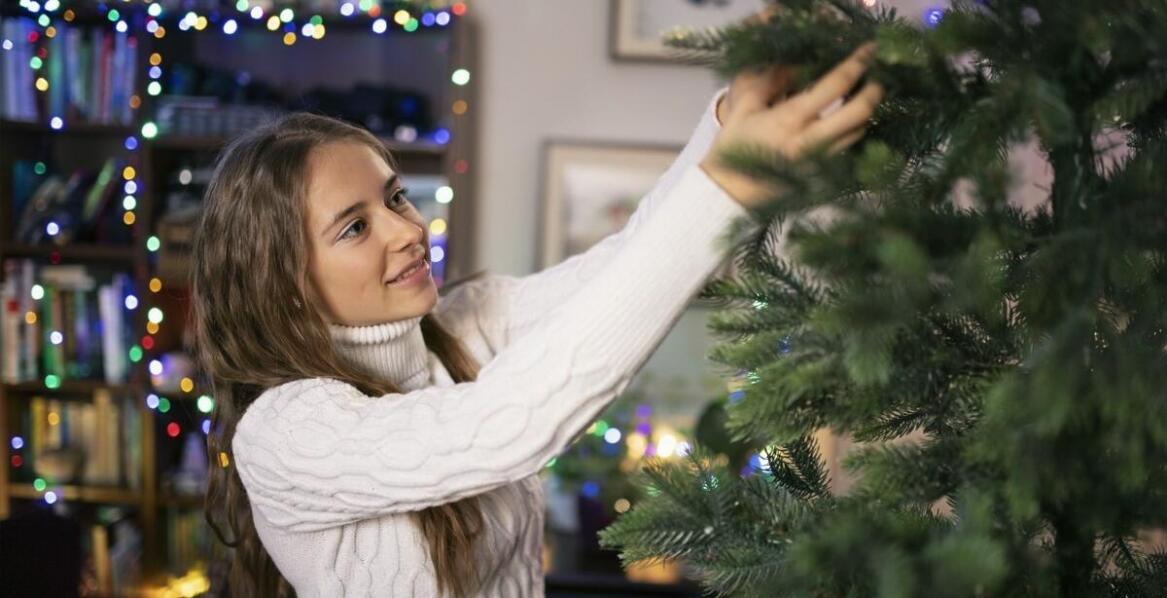 Ozdoby choinkowe dla dzieci - jak zachować bezpieczeństwo i estetykę
