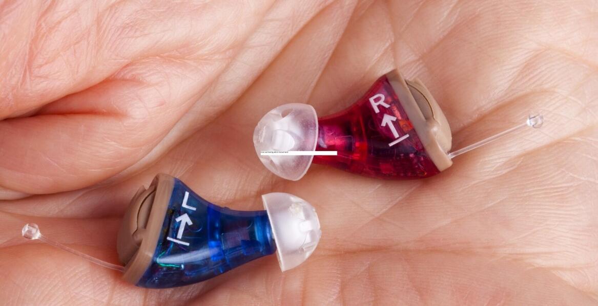 Jakie są zalety aparatów słuchowych wewnątrzusznych?