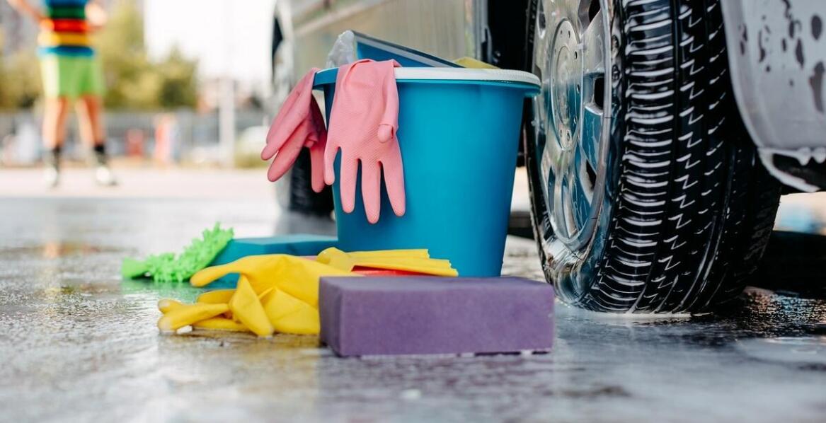 Akcesoria do myjni samochodowej - jakie warto mieć pod ręką?
