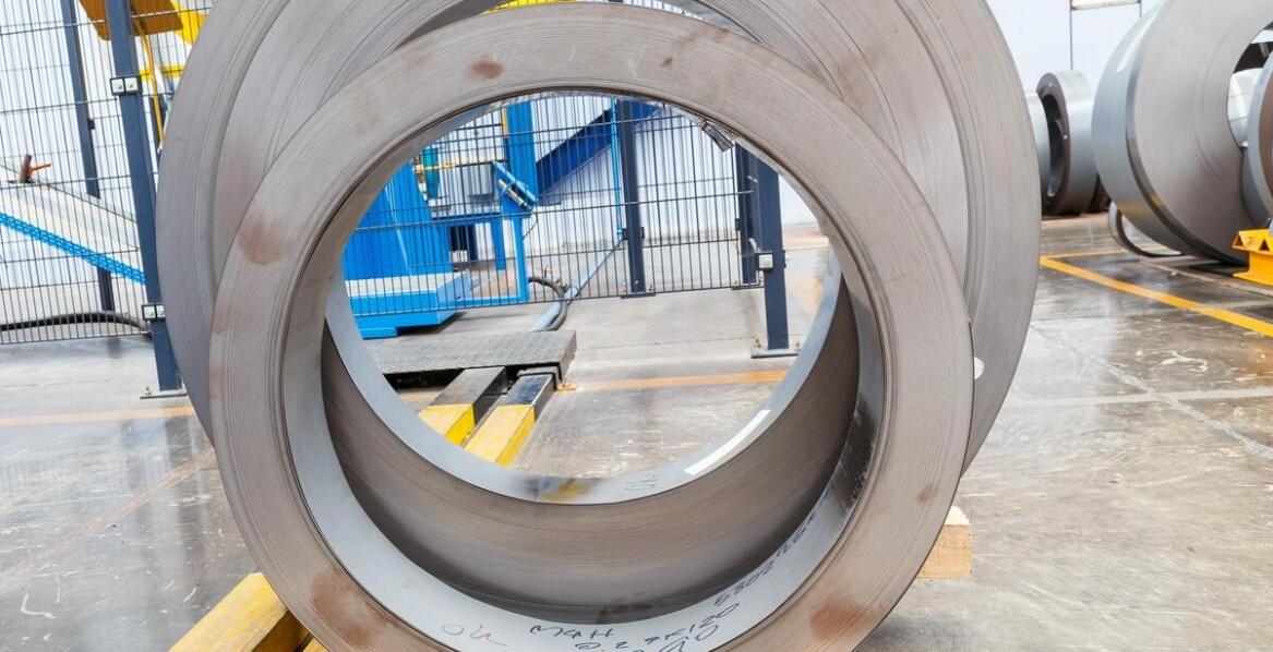 Jakie są zalety i wady blach gorącowalcowanych?