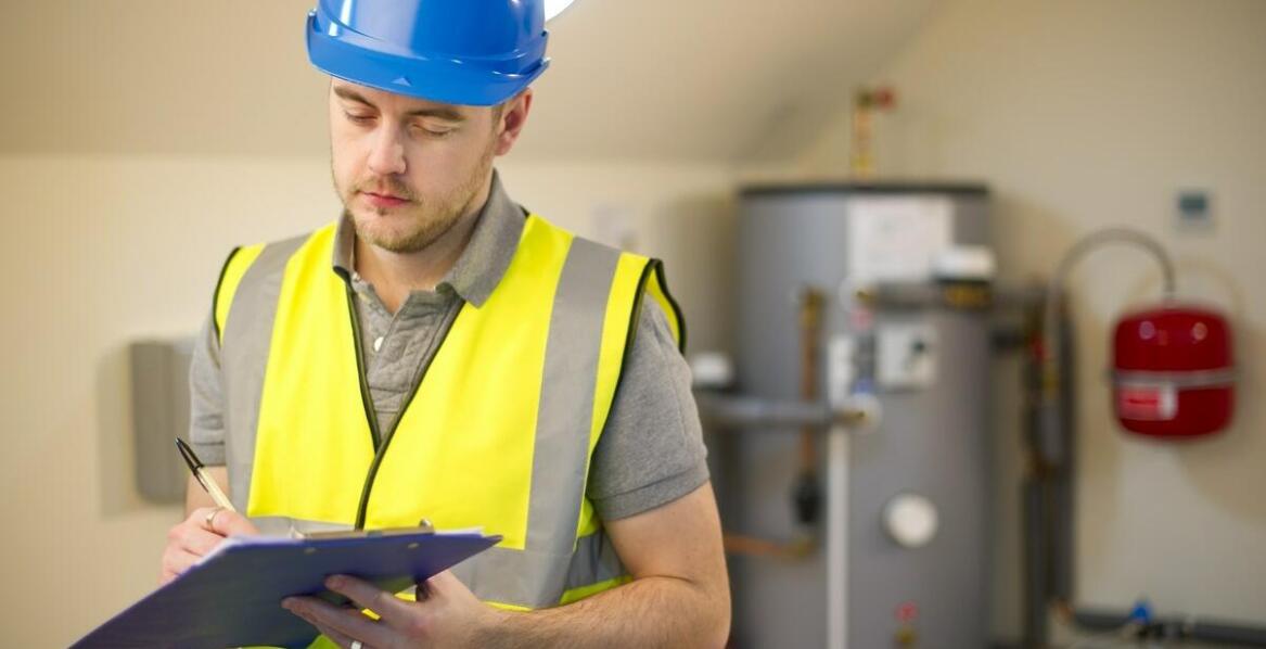 Jak analiza technicznej wykonalności montażu podzielników wpływa na decyzje inwestycyjne zarządców nieruchomości?