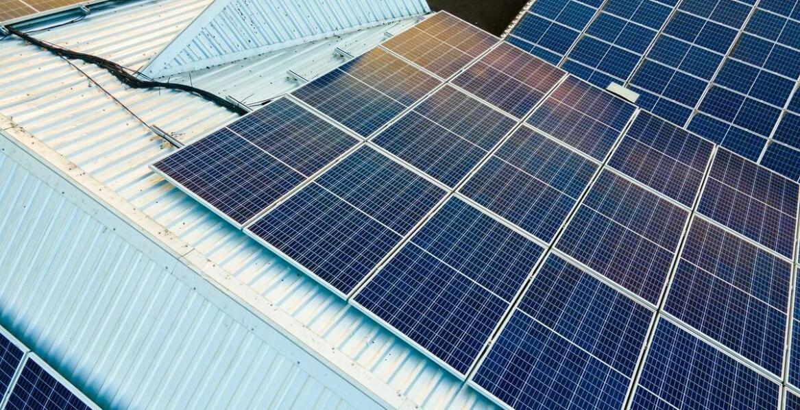 Jak fotowoltaika wpływa na obniżenie rachunków za energię?