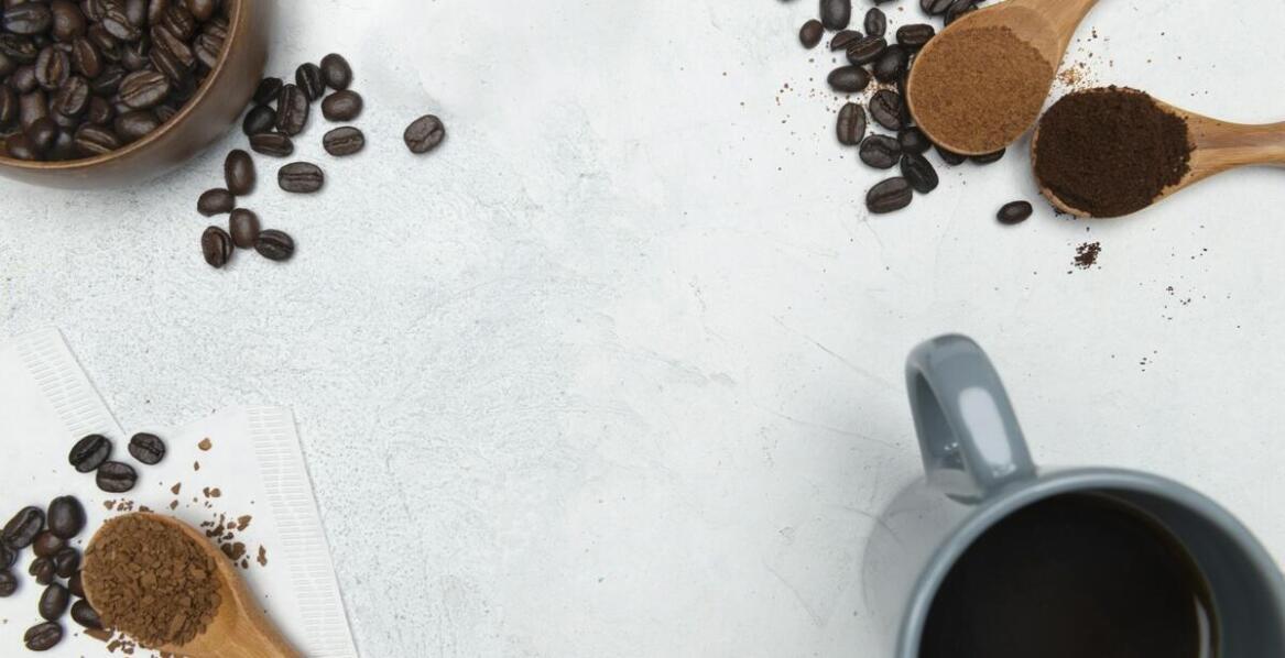 Słodkości idealne do kawy i herbaty: przegląd smakowych propozycji