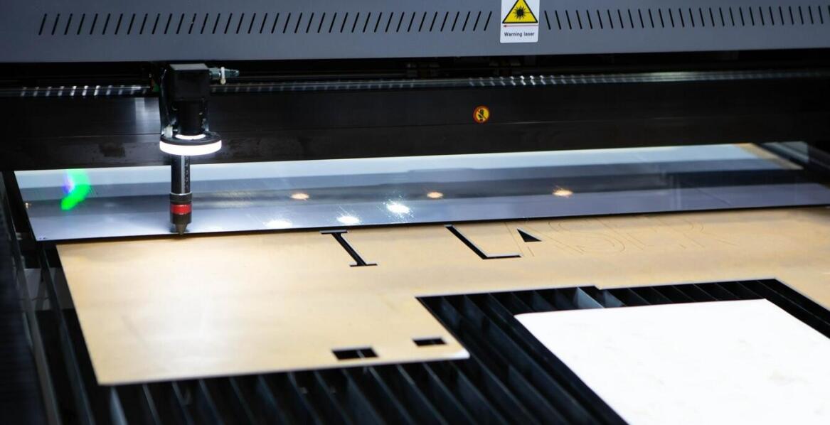 Arbeitssicherheit beim Laserschneiden von Aluminiumblech: wichtige Empfehlungen