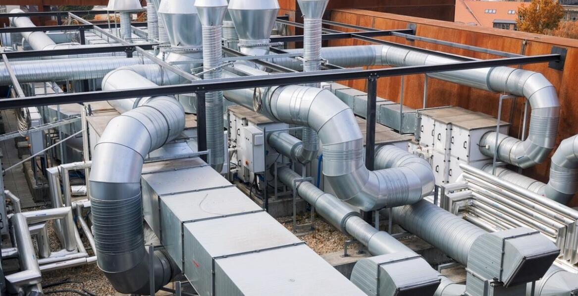 Jak dobrać odpowiedni wentylator transportowy do specyfiki branży chemicznej?