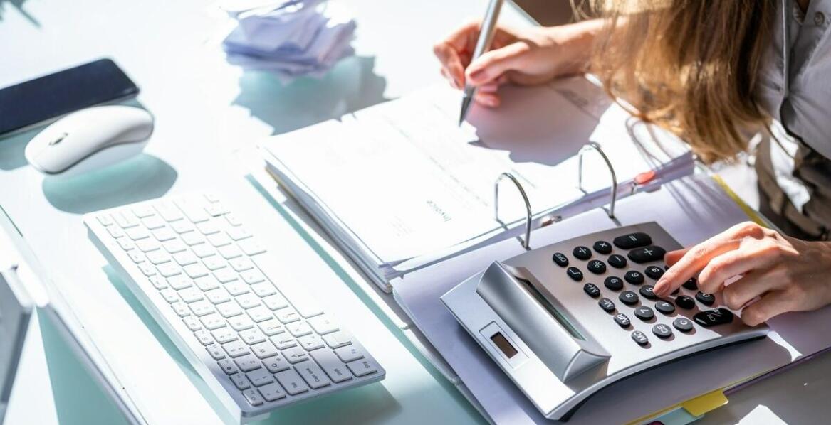 Dlaczego warto się zdecydować na outsourcing księgowości?