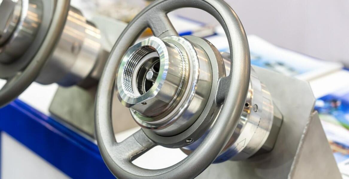 Jakie innowacje w dziedzinie czujników poziomu paliwa mogą zrewolucjonizować branżę motoryzacyjną?