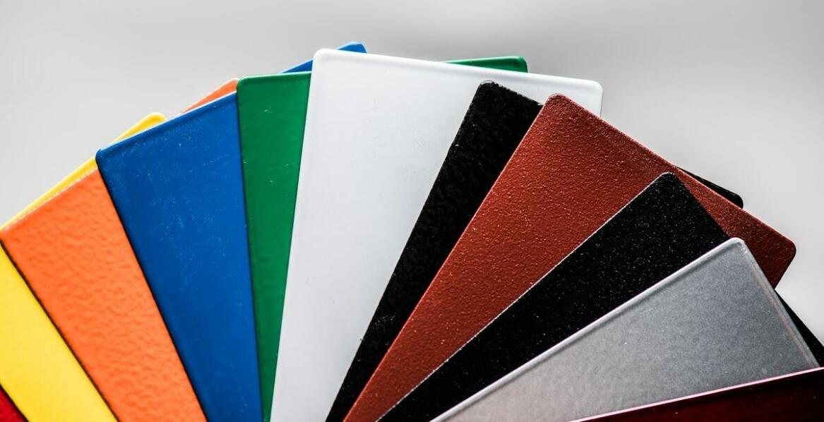 Jak anodowanie aluminium wpływa na jego estetykę i trwałość?