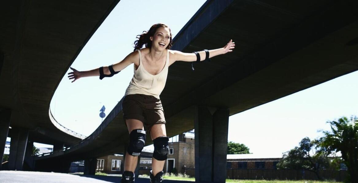 Jak nauka jazdy na rolkach z indywidualnym podejściem wpływa na rozwój umiejętności?