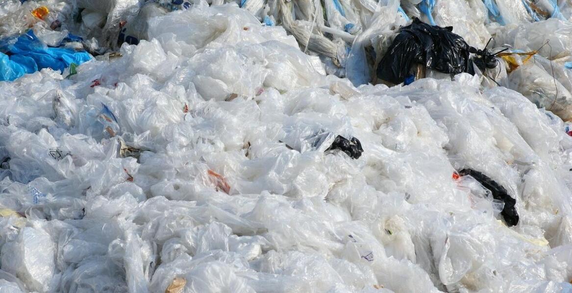 Jakie są najpopularniejsze zastosowania worków foliowych w przemyśle?