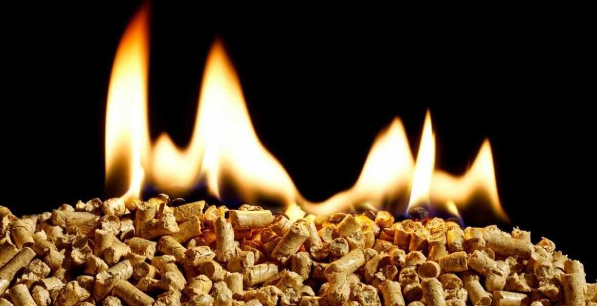 Wysokokaloryczny pellet drzewny – idealne rozwiązanie na zimę