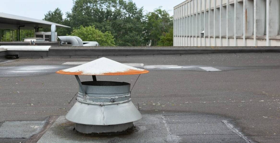 Kluczowe zalety oddymiania grawitacyjnego w obiektach użyteczności publicznej