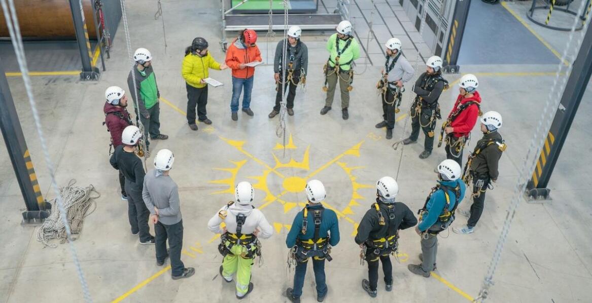 Szkolenia dla operatorów naczep z ruchomą podłogą - dlaczego są tak ważne?