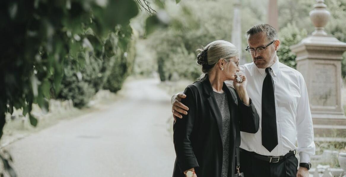 Zasiłek pogrzebowy: jak zakład pogrzebowy Gdynia Cisowa wspiera rodziny w formalnościach?