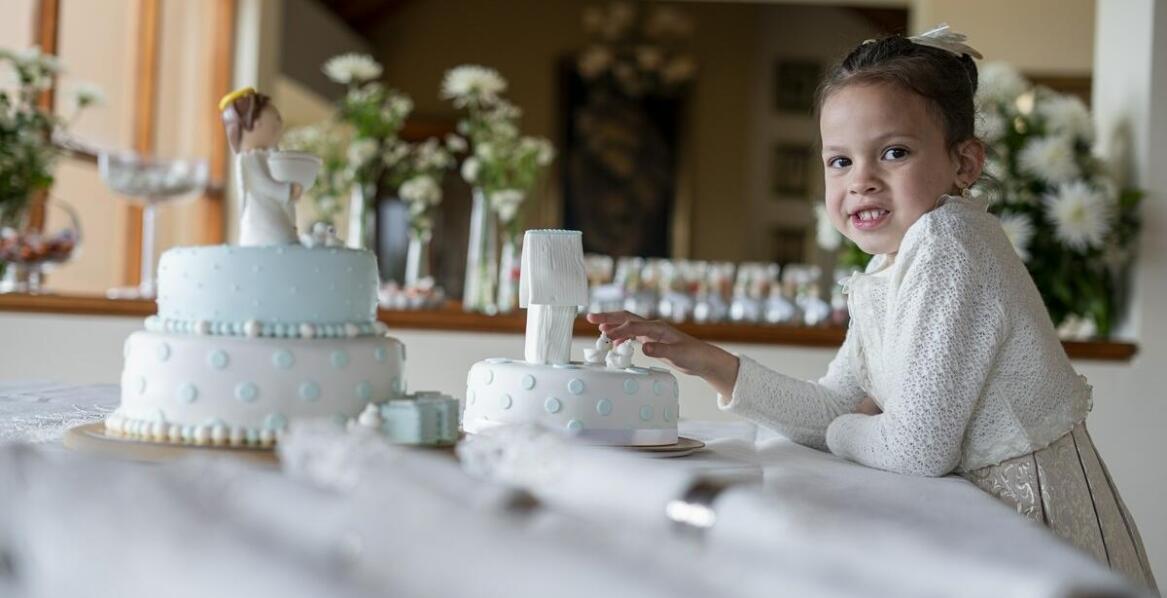 Drewniane pudełka na pamiątki chrztu – elegancja i funkcjonalność