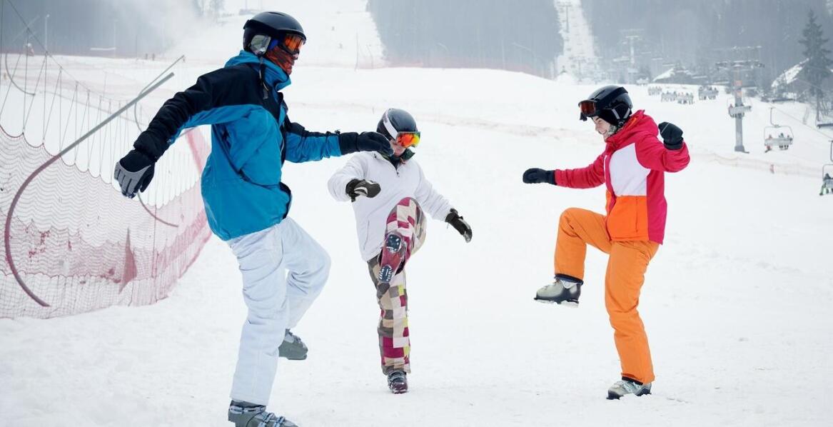 Obozy zimowe z nauką jazdy na snowboardzie w Borysewie