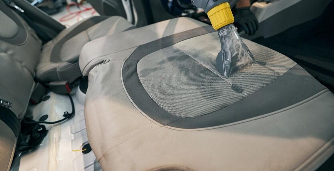 Tapicerka samochodowa - kiedy warto zdecydować się na naprawę?