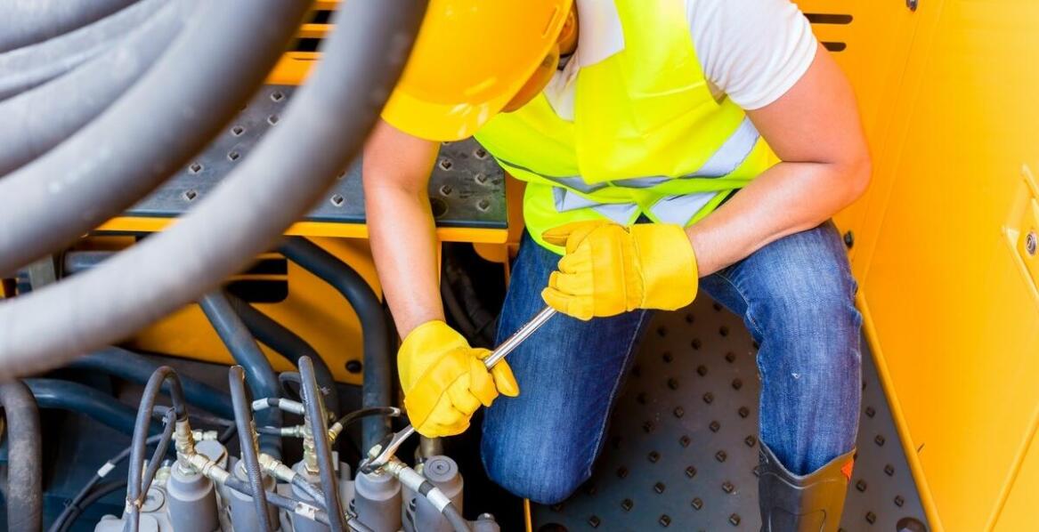 Rola serwisu w utrzymaniu sprawności sztaplarek elektrycznych