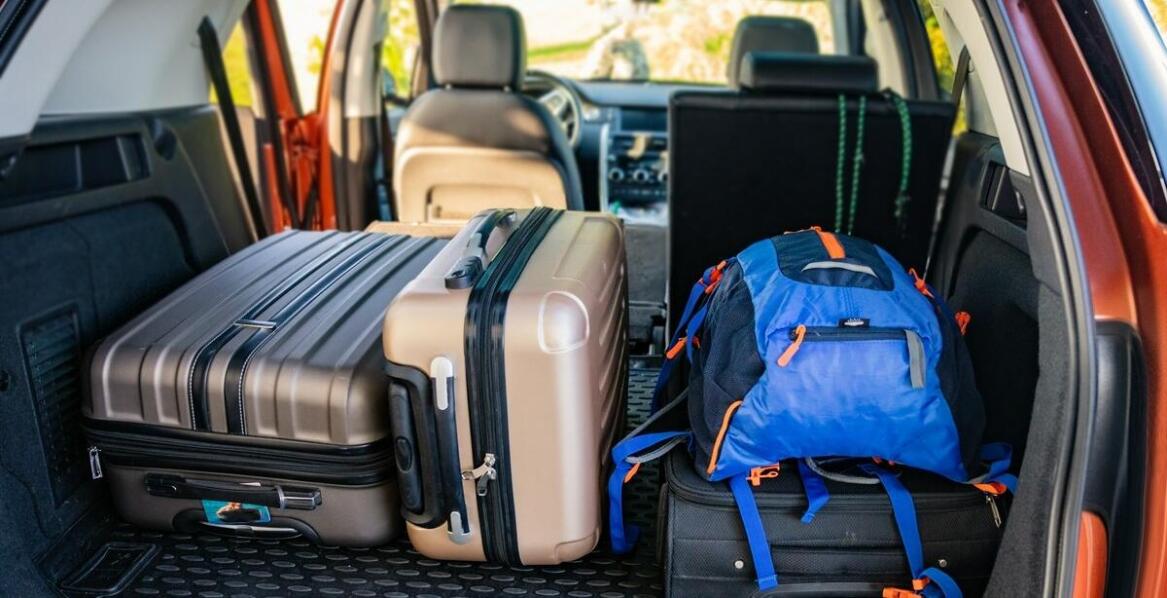 W jaki sposób hak holowniczy wpływa na funkcjonalność Nissana Qashqai J10?