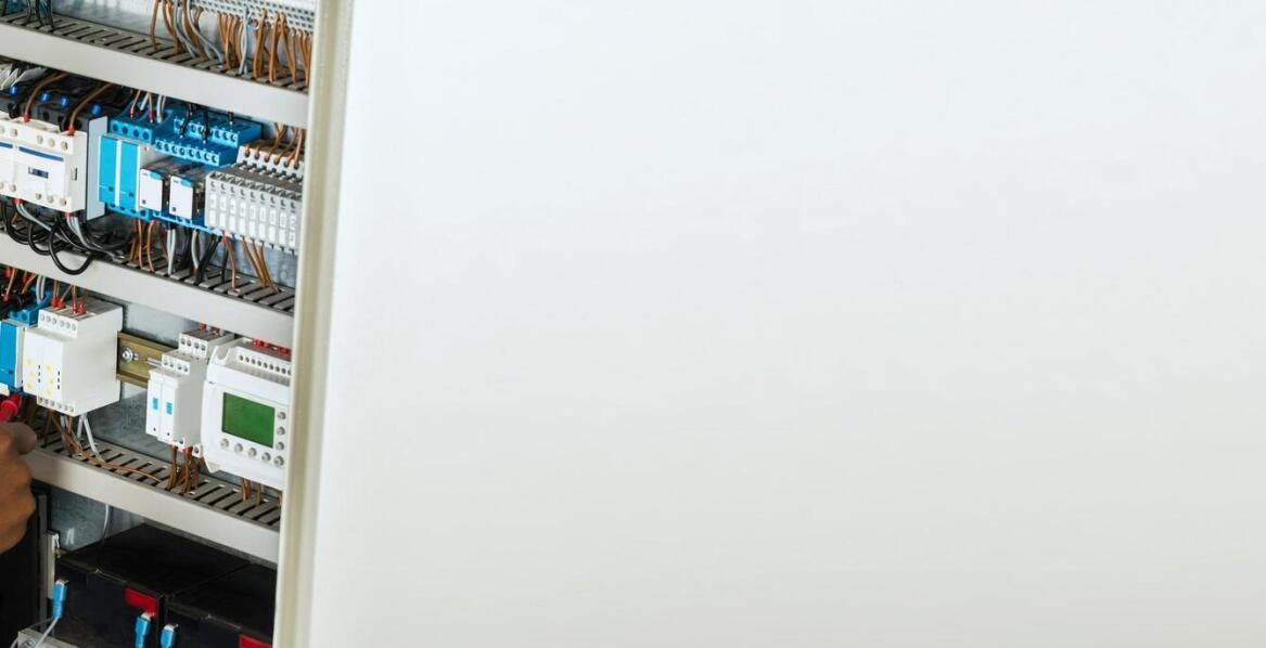 Rygiel magnetyczny – nowoczesne rozwiązanie dla systemów zamknięć przemysłowych