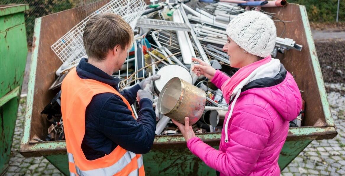 Jakie są najczęstsze problemy związane z recyklingiem odpadów przemysłowych i jak im zapobiegać?