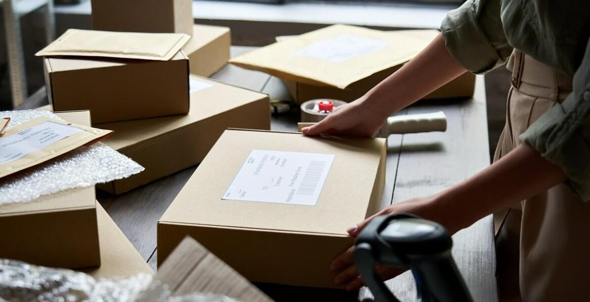 Proces odprawy celnej dla paczek lotniczych: co musisz wiedzieć?