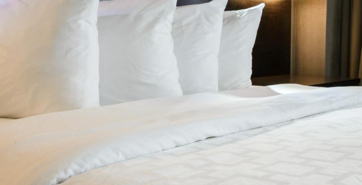 Sprzątanie gruntowne w hotelu – co powinno znaleźć się w ofercie profesjonalnej firmy?