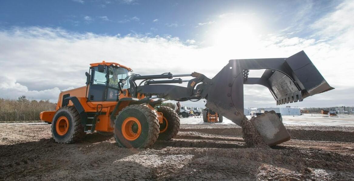 Kiedy warto zdecydować się na wynajem ładowarek teleskopowych w Warszawie?