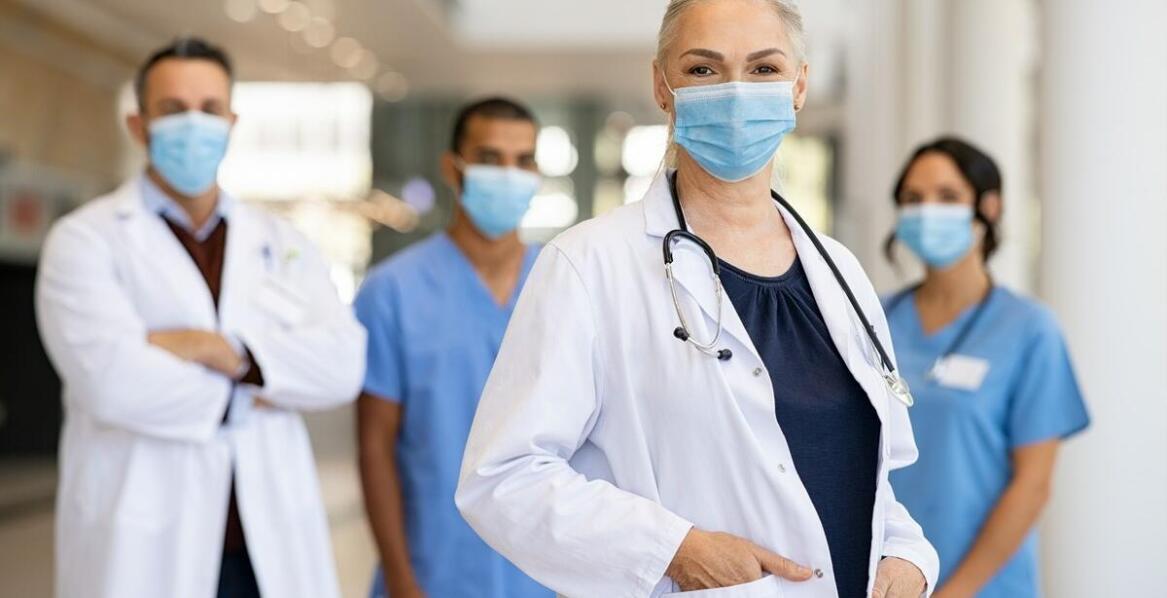 Jakie kolory odzieży medycznej wpływają na postrzeganie profesjonalizmu?