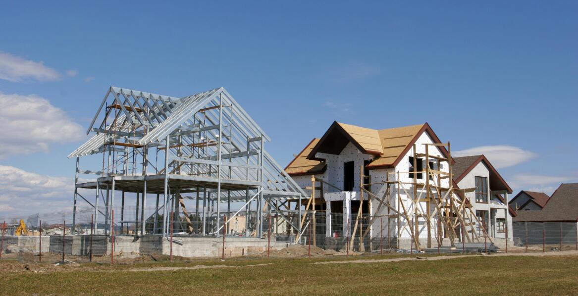 Czym się kierować wybierając producenta domów szkieletowych?