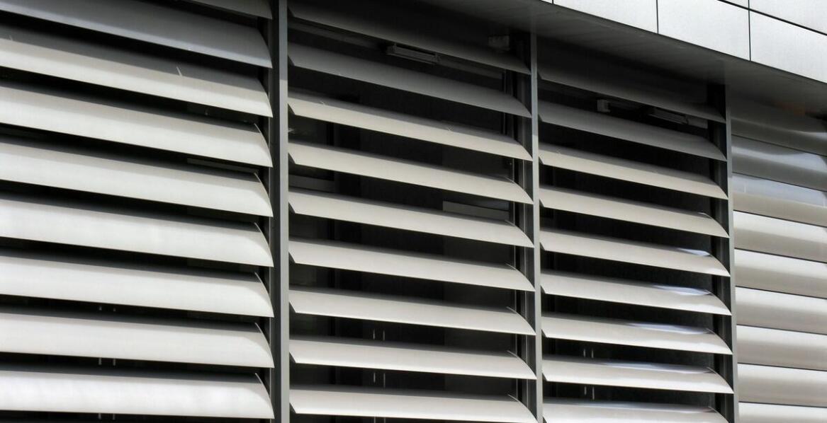 Żaluzje fasadowe jako element nowoczesnego designu – inspiracje i pomysły