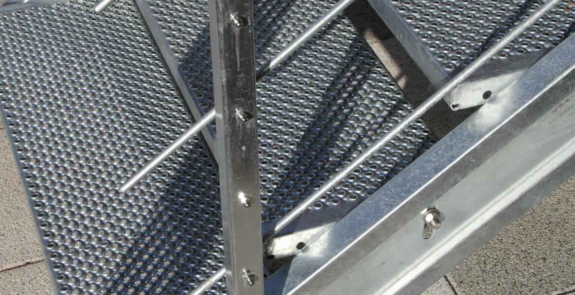 Kluczowe właściwości krat pomostowych nierdzewnych: co warto wiedzieć?