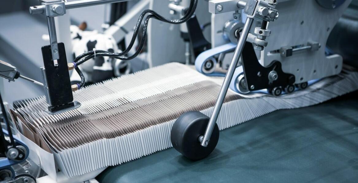 Rola automatycznych maszyn w procesie cięcia płyt meblowych