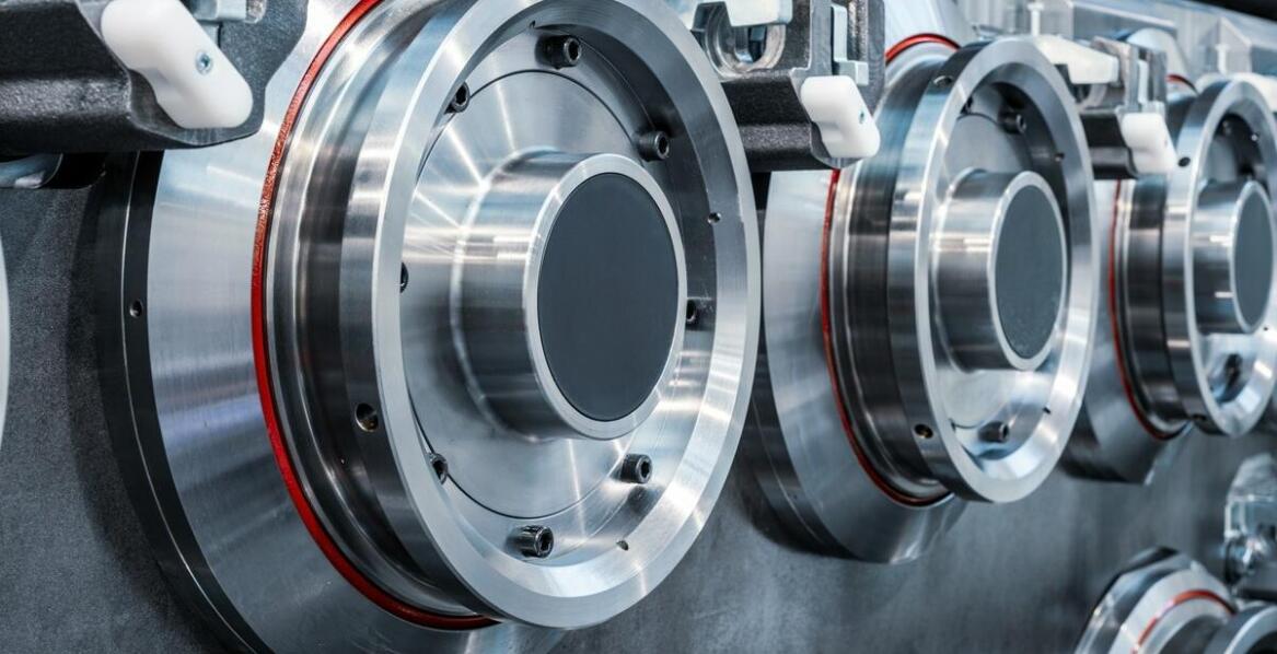 Dlaczego warto inwestować w wysokiej jakości łożyska w obudowie dla przemysłu?
