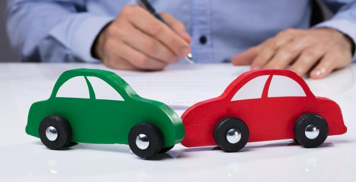 Jak sprawdzić historię auta przed zakupem na aukcji w USA?