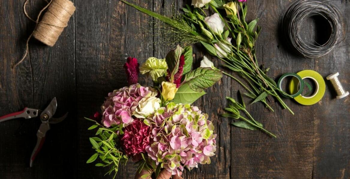 Juta naturalna w florystyce: dlaczego warto ją wybrać?