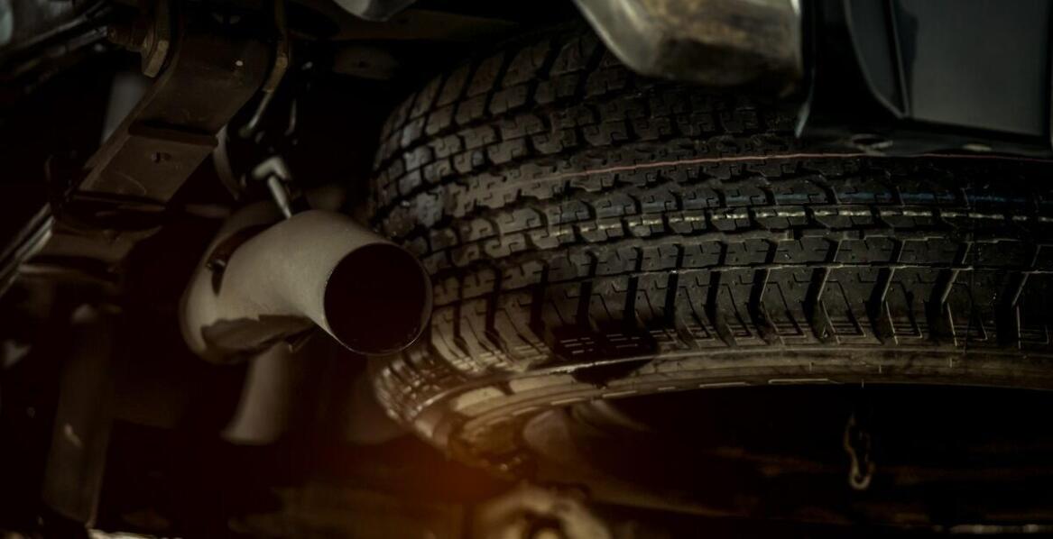 Koło zapasowe na klapie bagażnika – alternatywa dla tradycyjnych rozwiązań