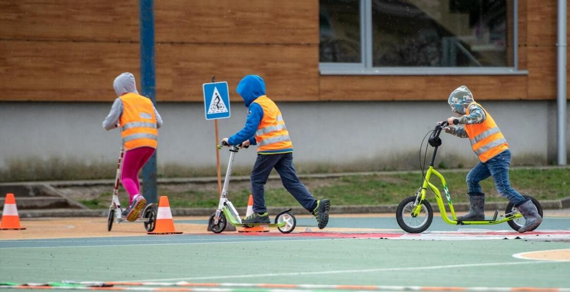 Dlaczego warto spróbować jazdy na rolkach jako nowego hobby?