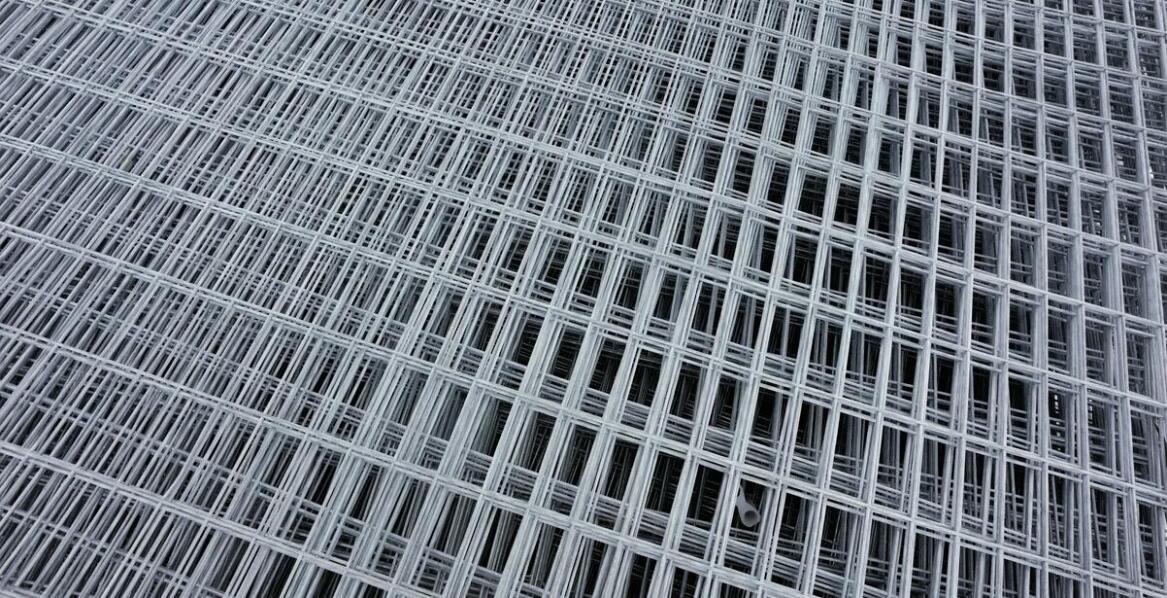 Jakie są zalety stosowania siatki zbrojeniowej fi 6 w budownictwie przemysłowym?